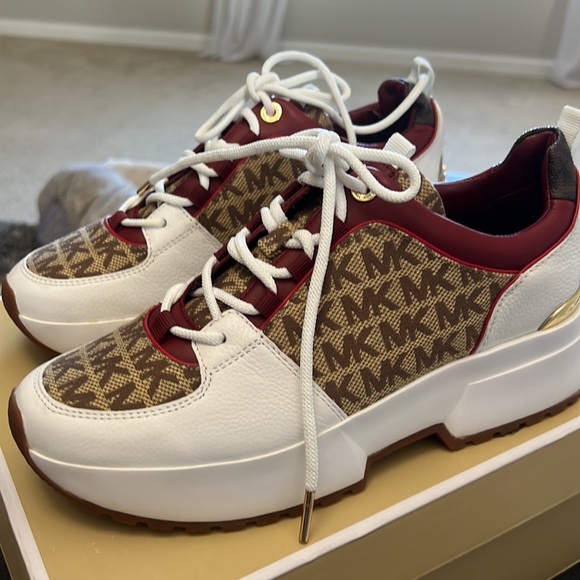 Michael Kors Cosmo trainer style sneaker - Picture 3 of 8
